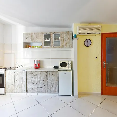 Apartment Din Pula
