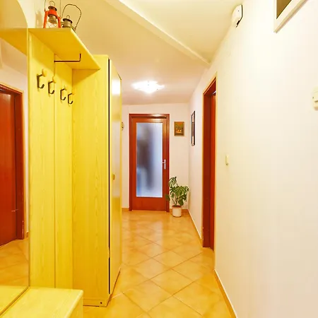 Din Apartment *