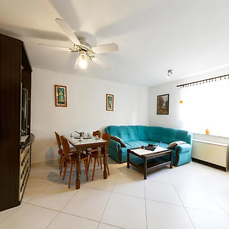 Din Apartment *