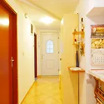 Din Apartment Pula